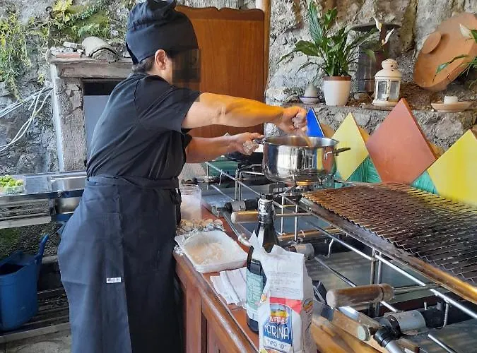 Oliver - Breathtaking Small Pool 14 Sqm Hydromassage On The Rock - Coast *