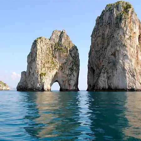 Oliver - Breathtaking Small Pool 14 Sqm Hydromassage On The Rock - Coast *