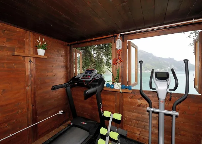 Oliver - Breathtaking Small Pool 14 Sqm Hydromassage On The Rock - Coast Willa Amalfi