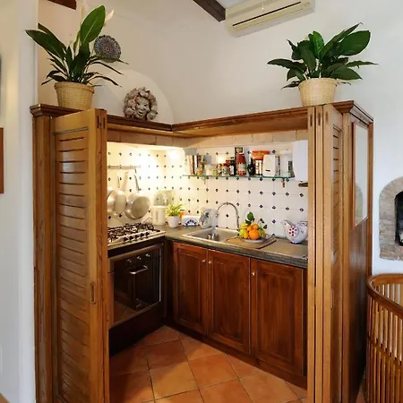 Oliver - Breathtaking Small Pool 14 Sqm Hydromassage On The Rock - Coast Amalfi